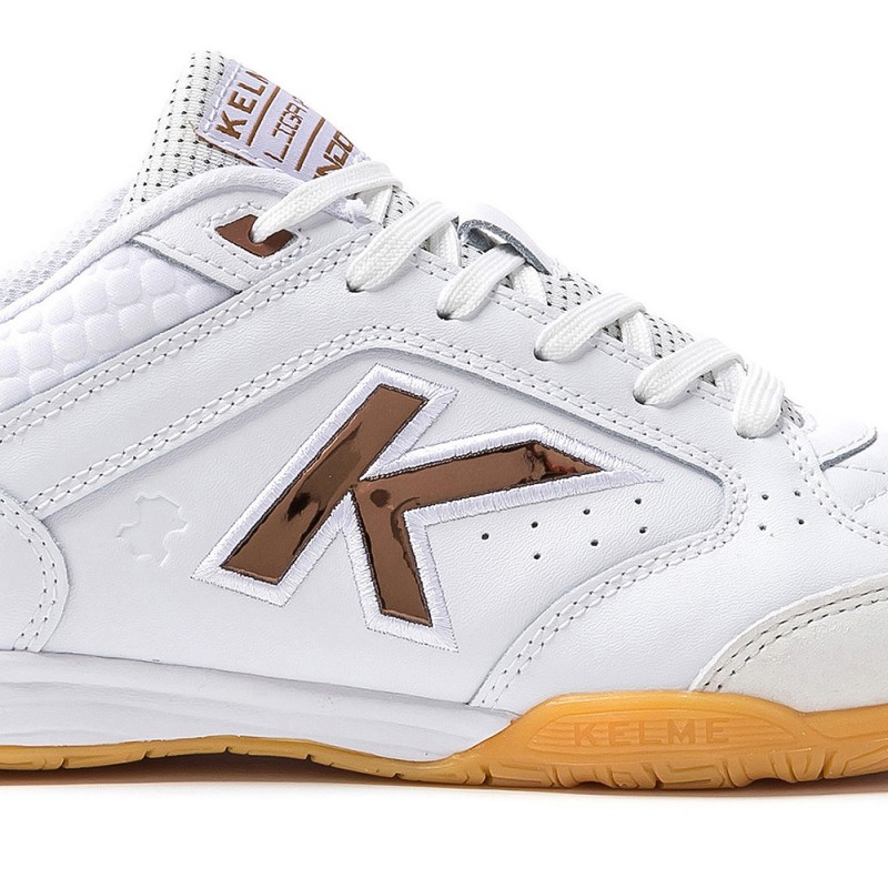 Футзалки  Kelme  бело-золотые LIGA PRO 55.969.0630