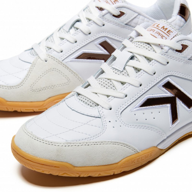 Футзалки  Kelme  бело-золотые LIGA PRO 55.969.0630