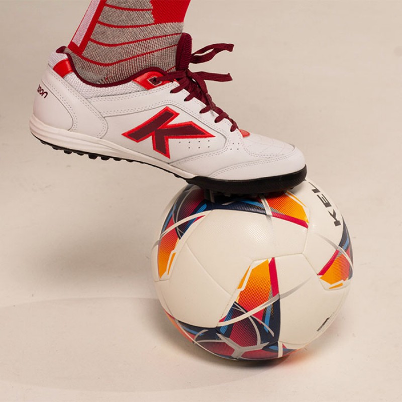 Сороконожки    Kelme бело-красные PRECISION ELITE 55.923.140